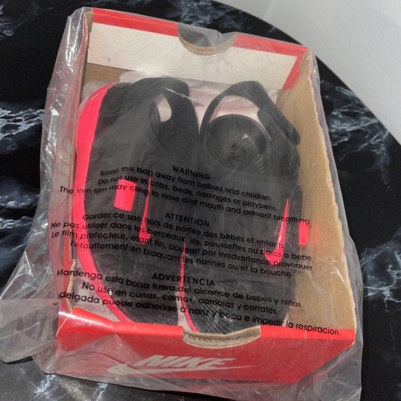 Kids Toddlers Shoes Sizes 7 & 9 NIKE Girls Sunray Adjust 5 Sandals Black Pink - Picture 8 of 8